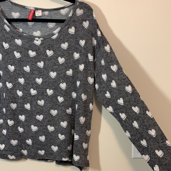 Slouchy Heart Sweater - Picture 3 of 6
